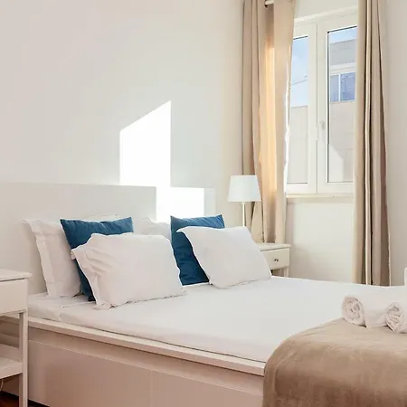 Flat In Alges With River Views * Lissabon